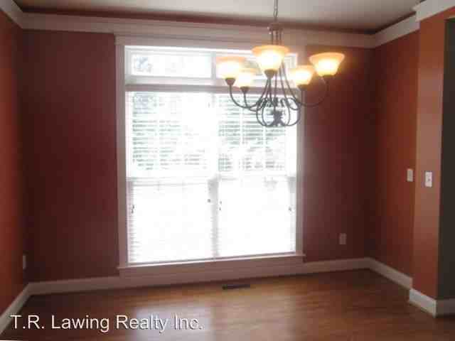 504 Academy St - Photo 3 of 20