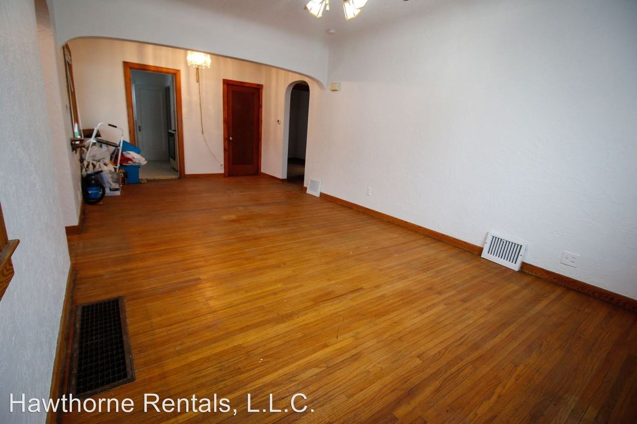 111 Hawver Ct - Photo 2 of 5