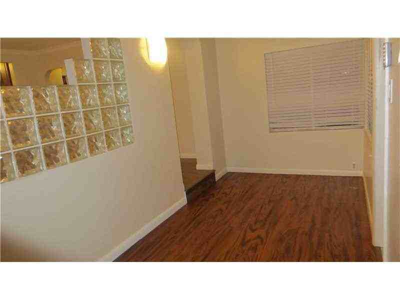 1541 Plunkett Street - Photo 3 of 6