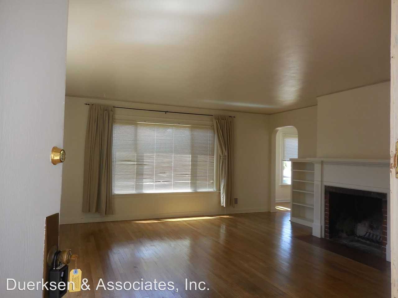 1221 SW Sunset Dr - Photo 2 of 8