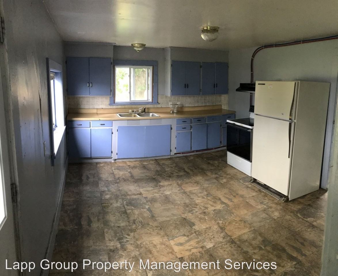 1853 Loree Rd - Photo 2 of 4