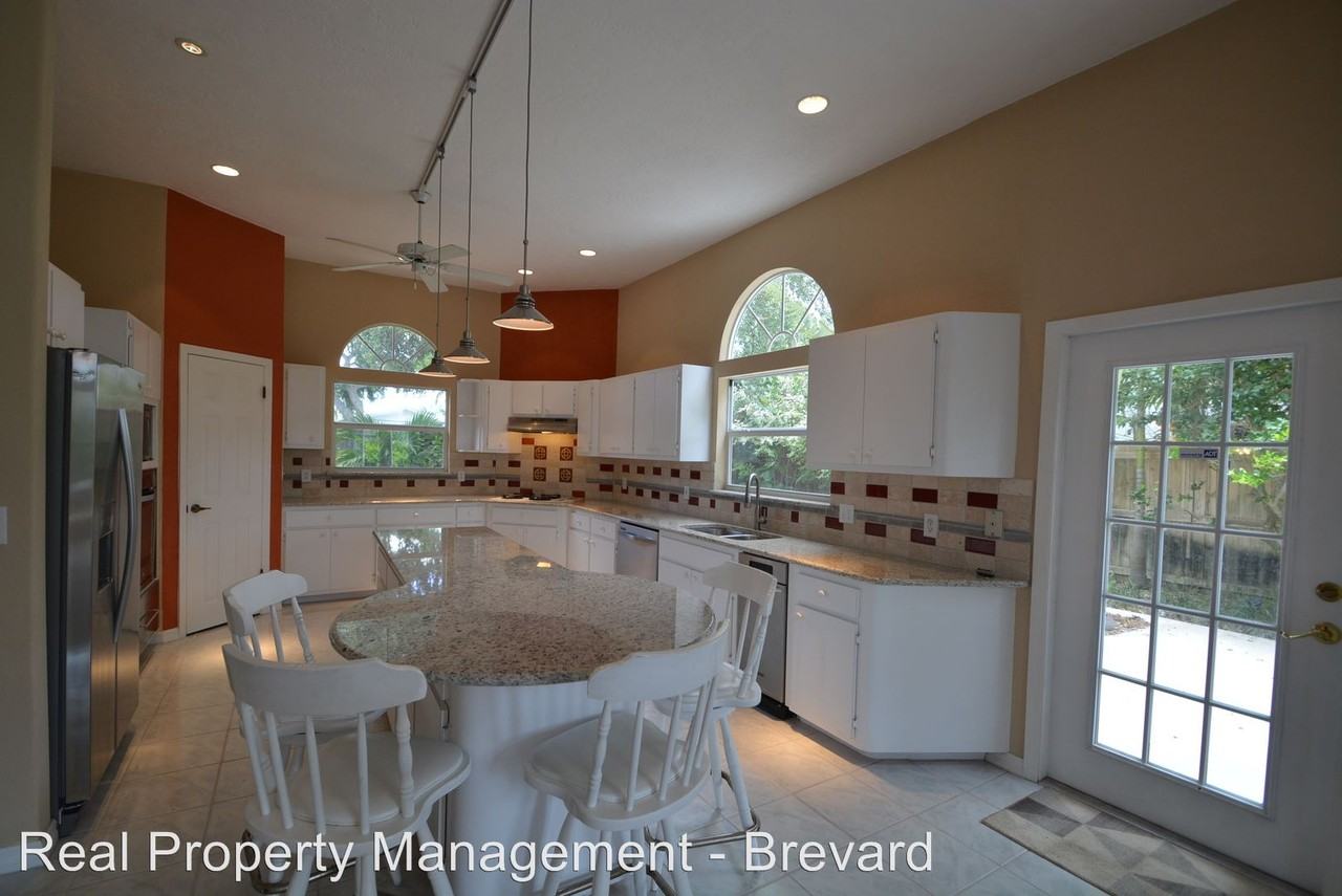 400 Caracas Dr - Photo 3 of 23