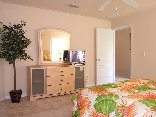 1838 Royal Ridge Dr - Photo 3 of 17