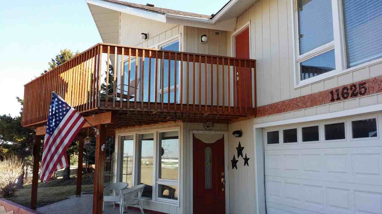 11625 S Pinehurst Dr - Photo 2 of 18