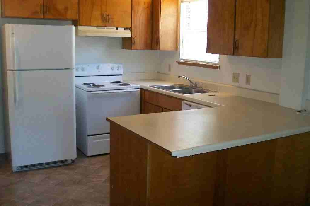126 Hampton Dr - Photo 3 of 10