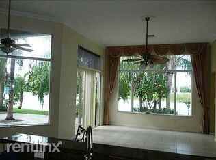 19204 SW 66th St - Photo 2 of 4