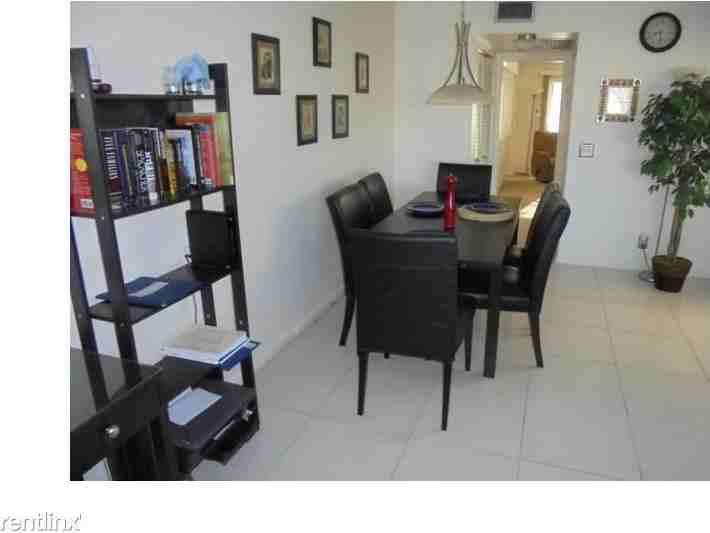 3069 Yarmouth C - Photo 2 of 8