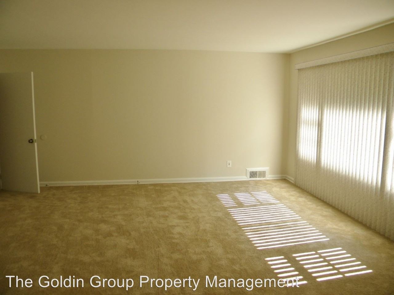 3212 Towerview Dr NE - Photo 3 of 9