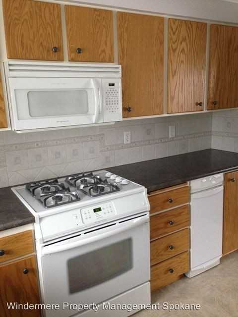 13322 N Lacey St - Photo 2 of 10