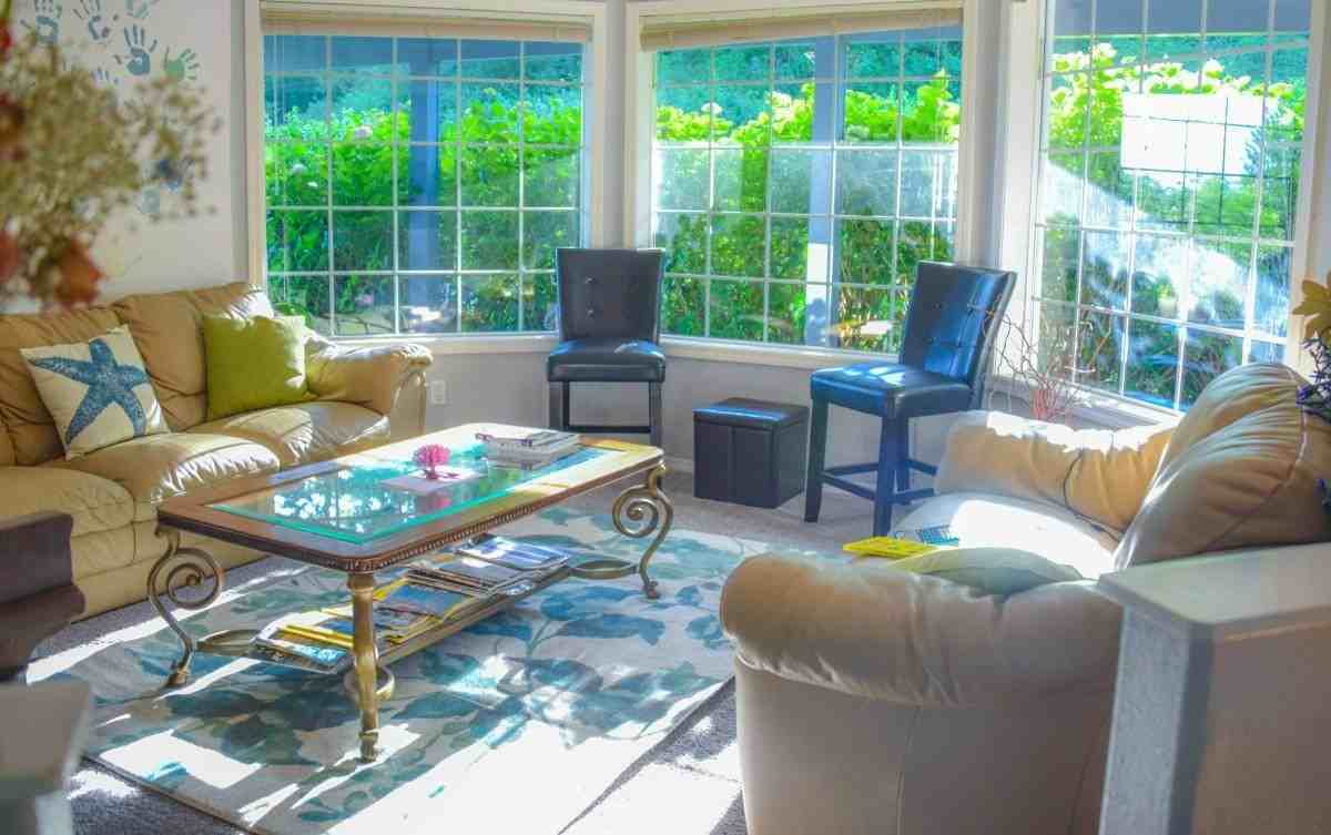 4025 Westwood Dr - Photo 3 of 6