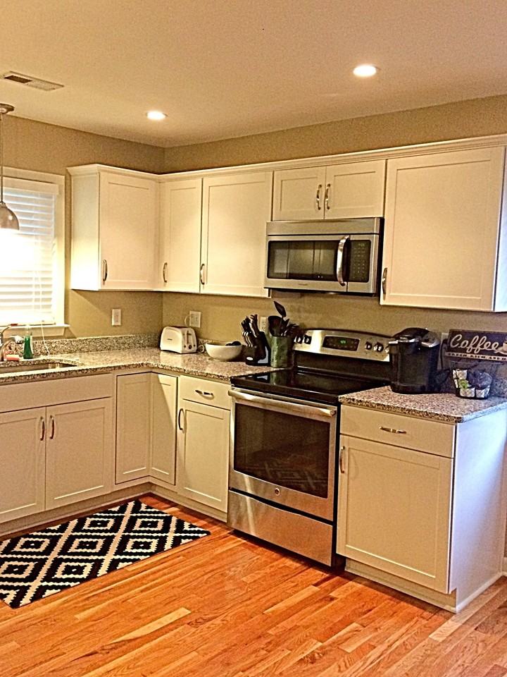 1376 Fairfield Ave - Photo 2 of 13