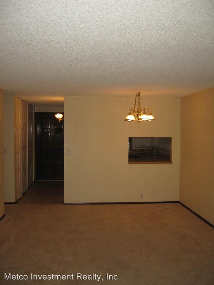 2685 Woodstone Pl - Photo 3 of 12