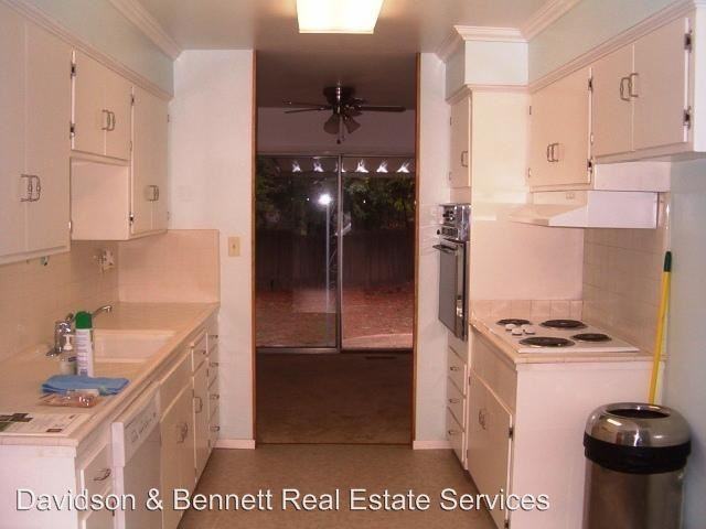 1006 Woodlawn Dr - Photo 2 of 3