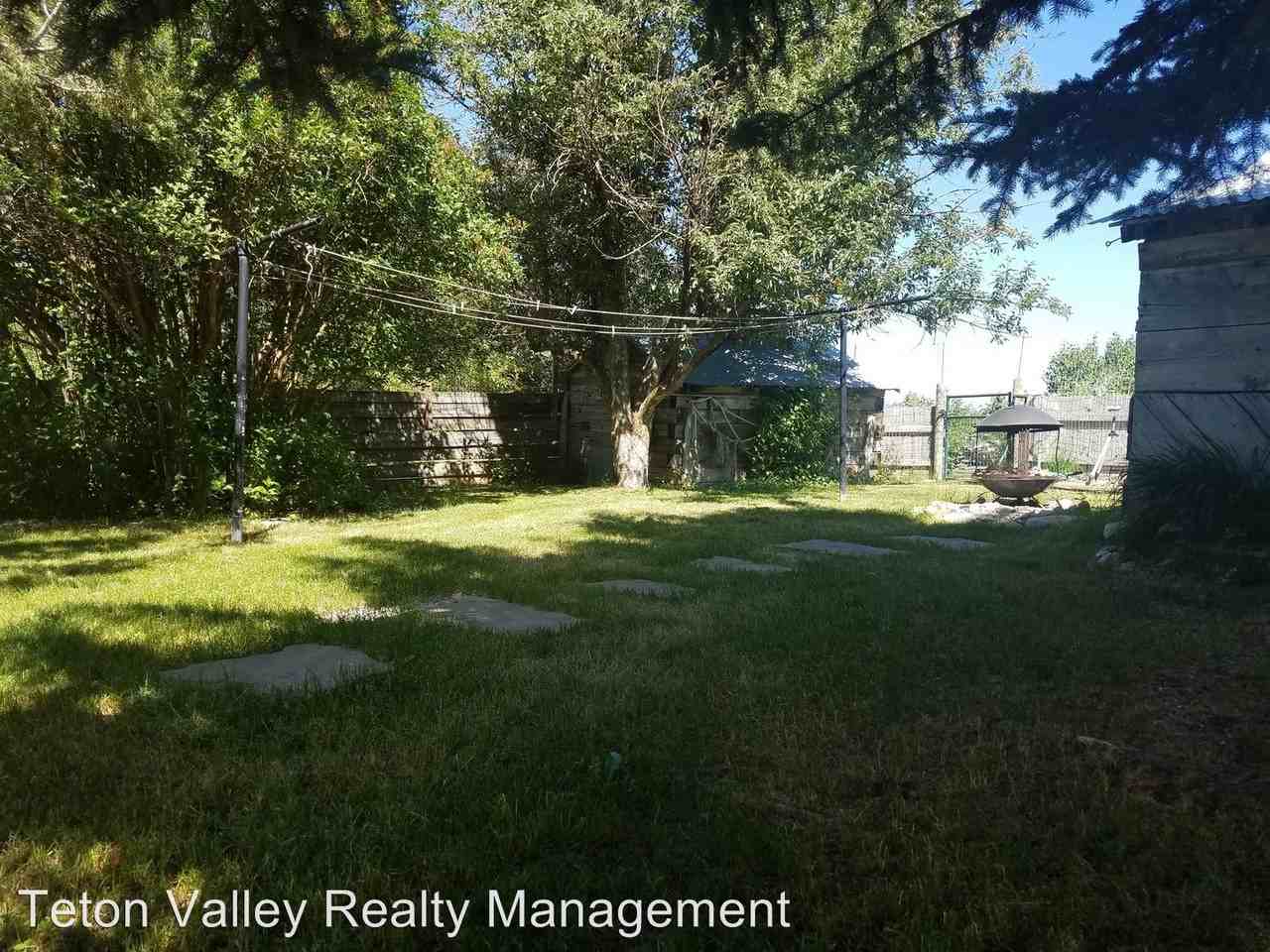 21 Victor-Cedron-Bates Rd - Photo 2 of 12