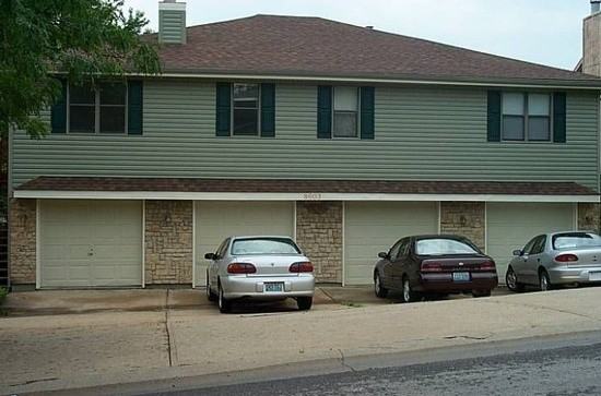 8603 NW 83 St - Photo 2 of 2