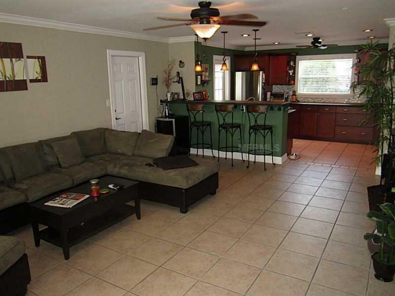 11017 64th Terrace N - Photo 2 of 12