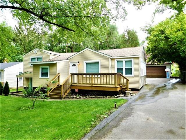 504 E Oak St - Photo 2 of 14