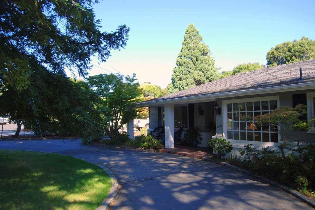 1566 Escondido Way - Photo 2 of 26