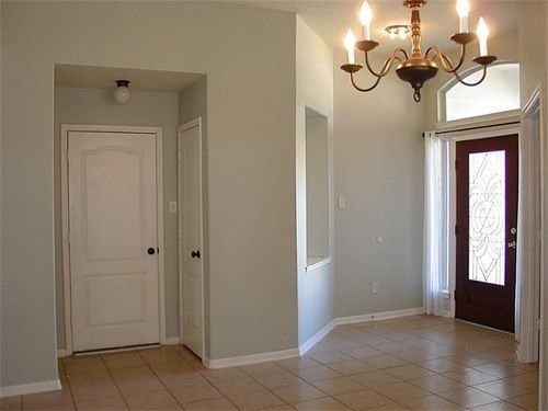 607 Arbor Green Ln - Photo 2 of 8