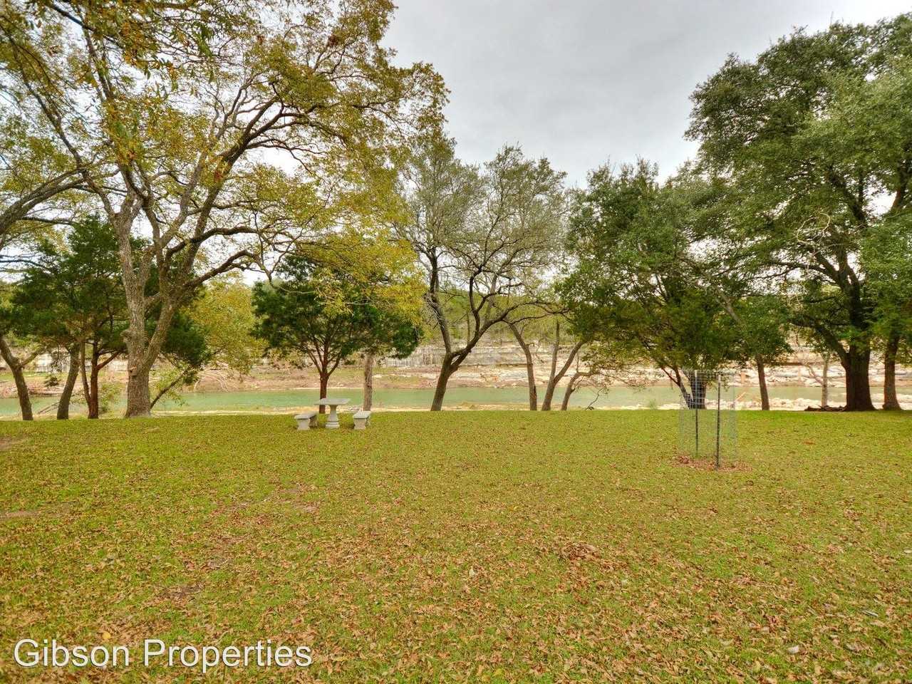 204 Blanco Dr - Photo 2 of 9