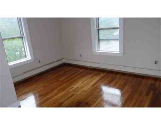 35 Clyde St - Photo 3 of 5