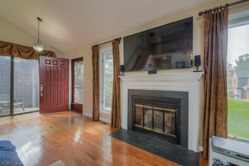 94 Aspen Dr - Photo 3 of 19