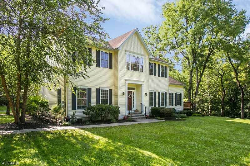 29 Bell Ave #a - Photo 2 of 23