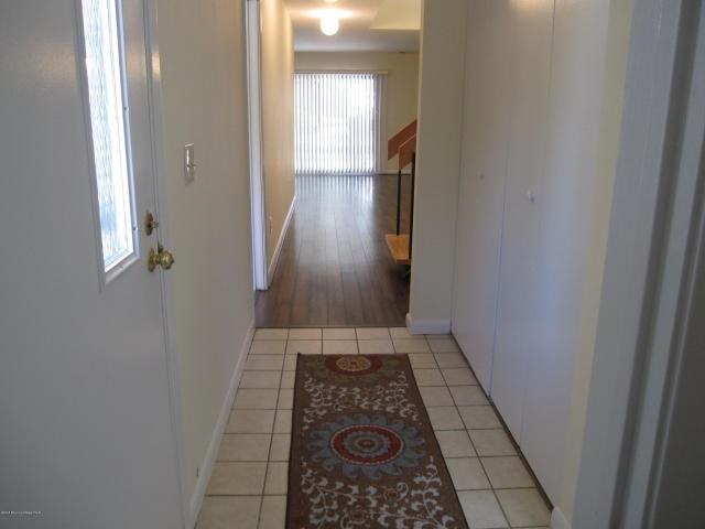 23 Gloria Court - Photo 3 of 31