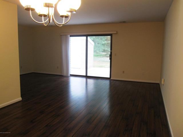 23 Gloria Court - Photo 5 of 31