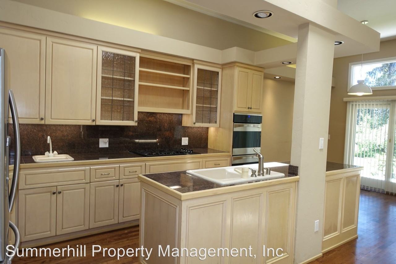 617 Arboleda Dr - Photo 2 of 11