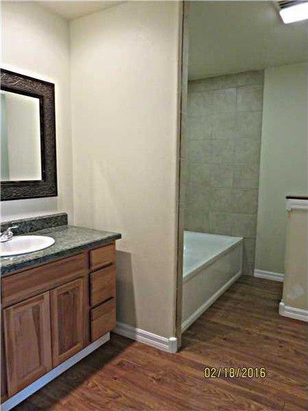 516 W Front Ave - Photo 2 of 6