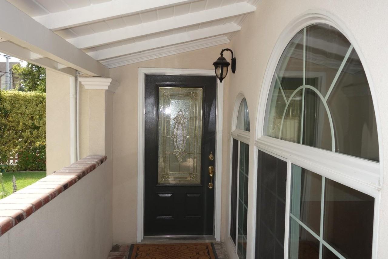 1030 Cloud Ave - Photo 2 of 21