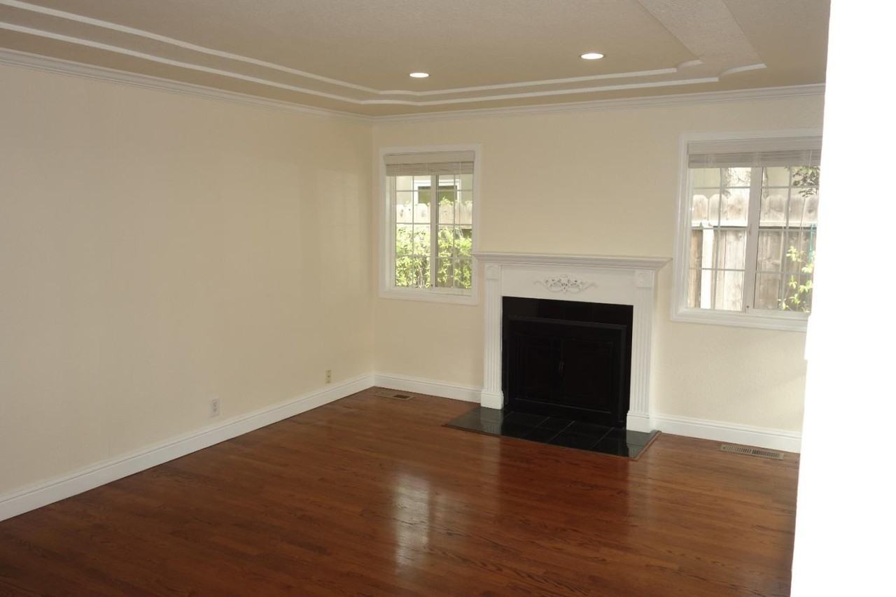 1030 Cloud Ave - Photo 3 of 21