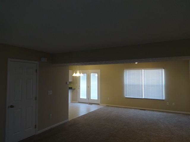 1571 Roscommon Dr - Photo 2 of 16