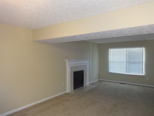 1571 Roscommon Dr - Photo 3 of 16