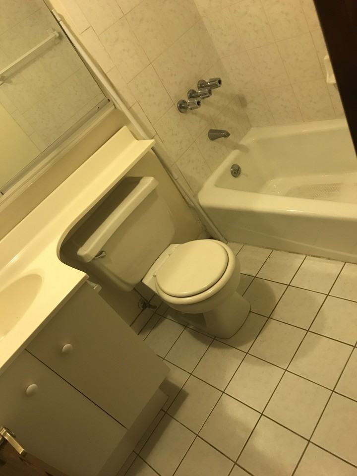 Broadway & W 85th St #32