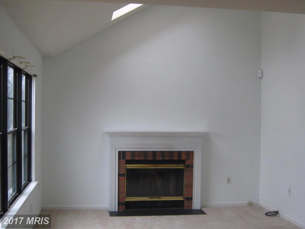 8 Newland Ct - Photo 3 of 13