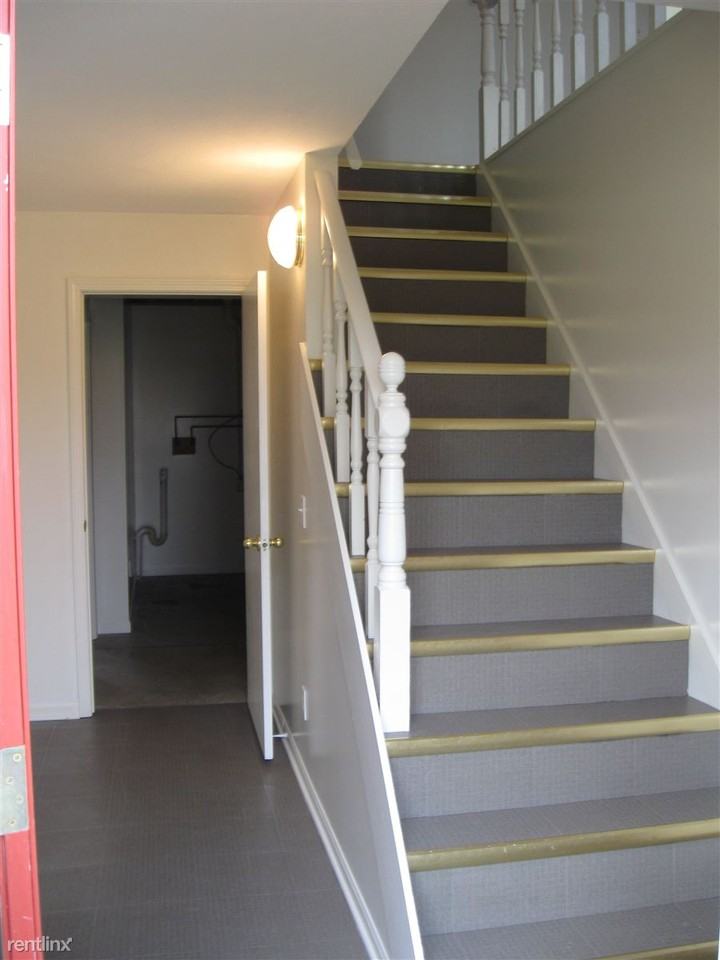 11255 56th Ave - Photo 2 of 9