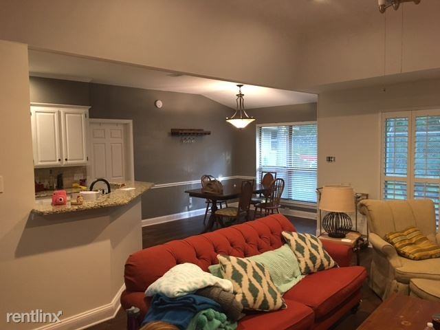 608 Summerglen Dr - Photo 3 of 10