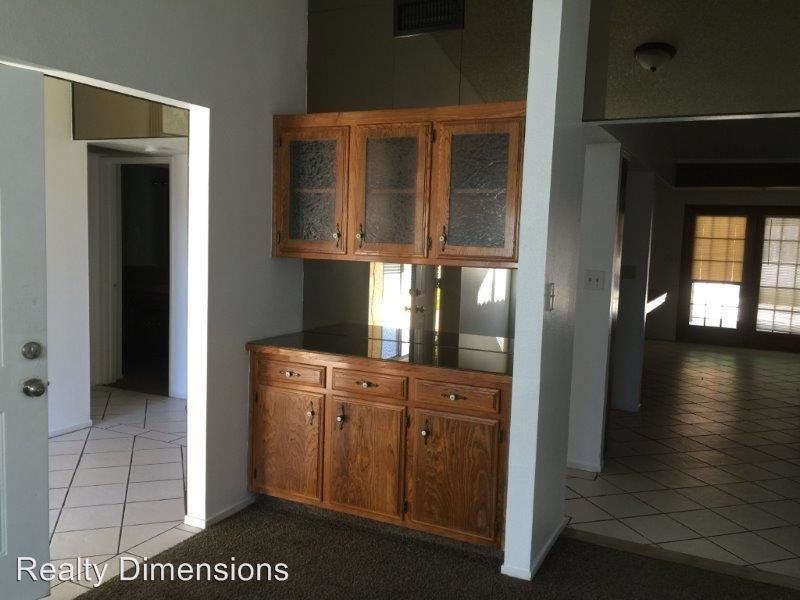 5812 Kingsland Ave - Photo 3 of 24