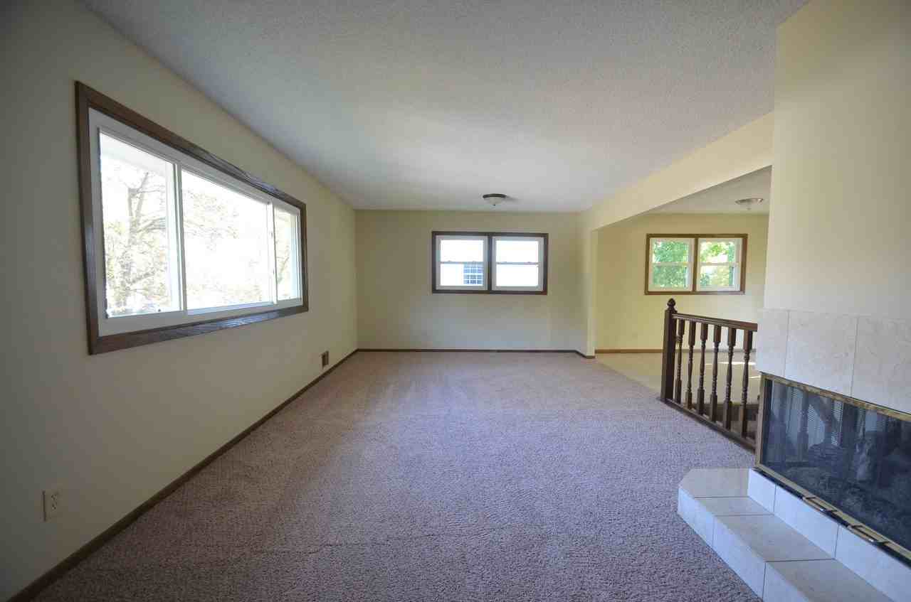 8427 Northern Dr - Photo 2 of 10