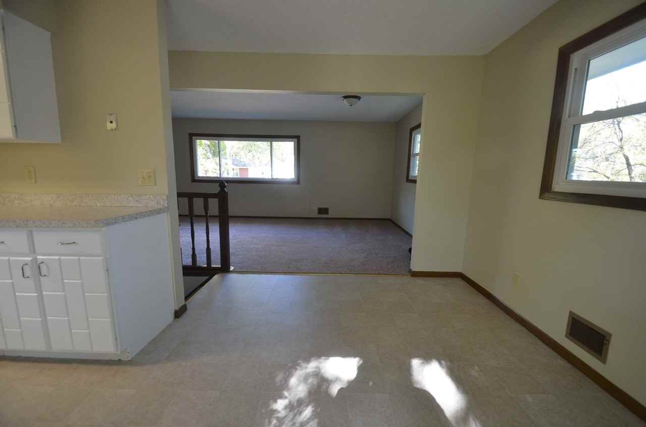 8427 Northern Dr - Photo 3 of 10