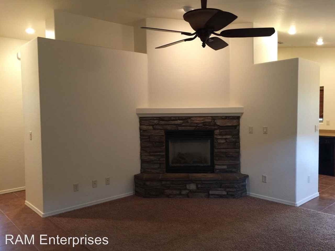 2118 E Sirus Dr - Photo 2 of 10