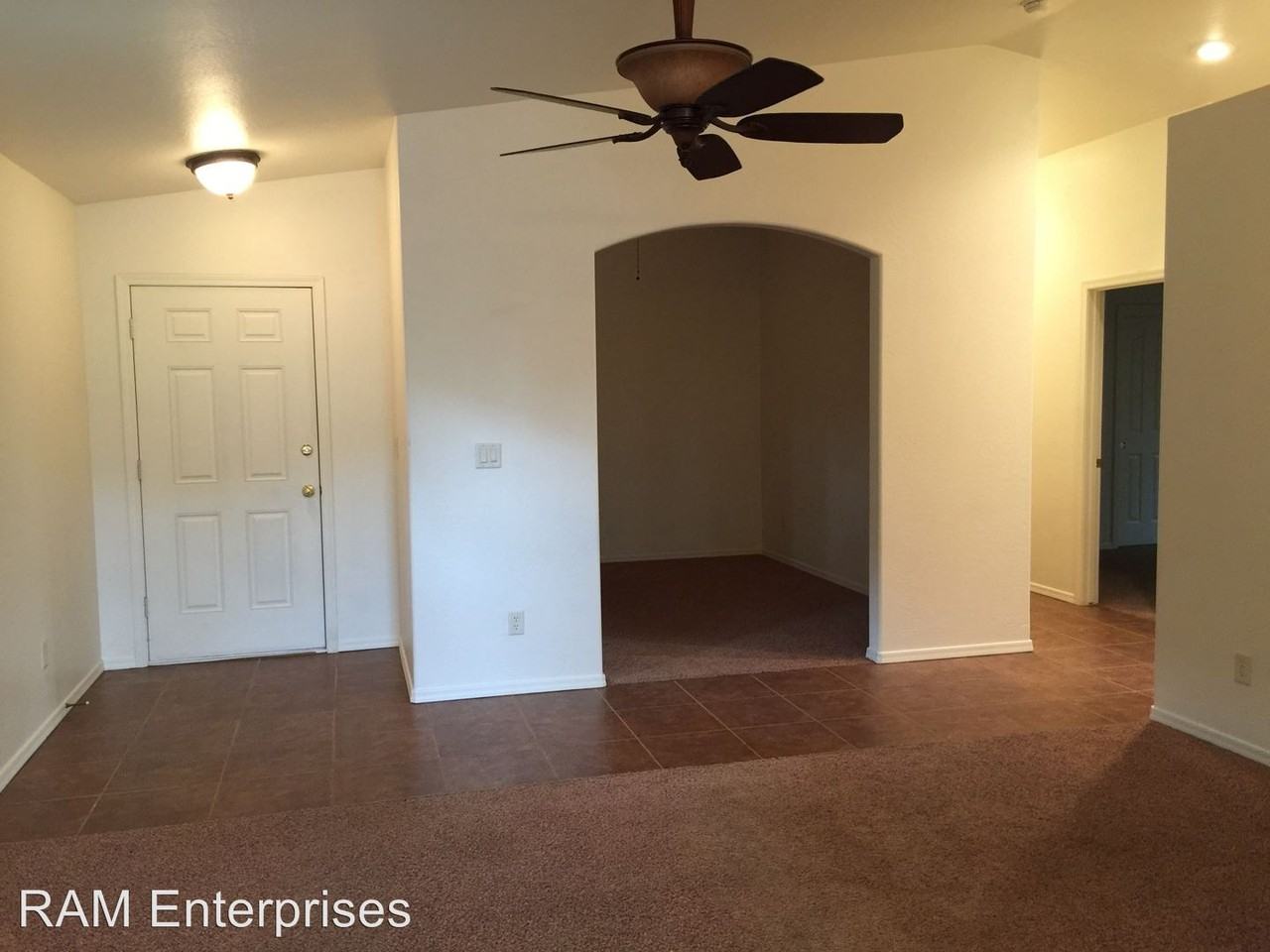 2118 E Sirus Dr - Photo 3 of 10