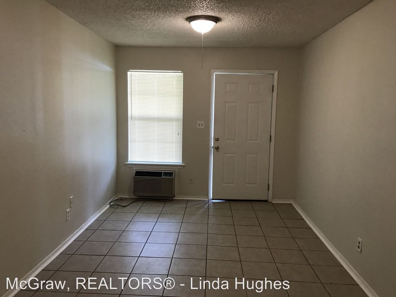 618 N Cherokee St - Photo 2 of 8