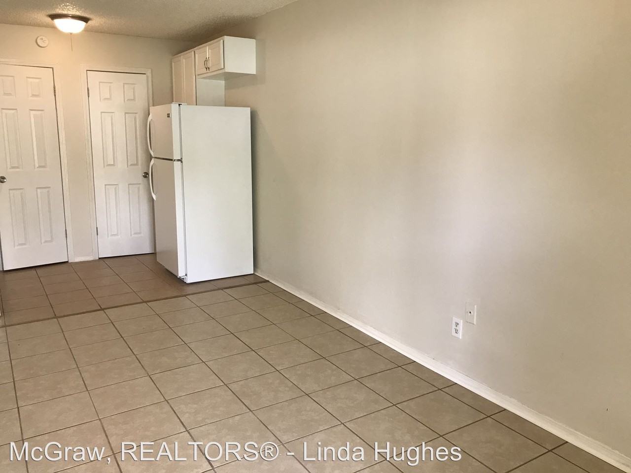 618 N Cherokee St - Photo 3 of 8