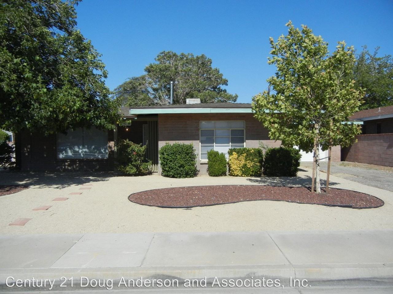 44754 Genoa Ave - Photo 2 of 17