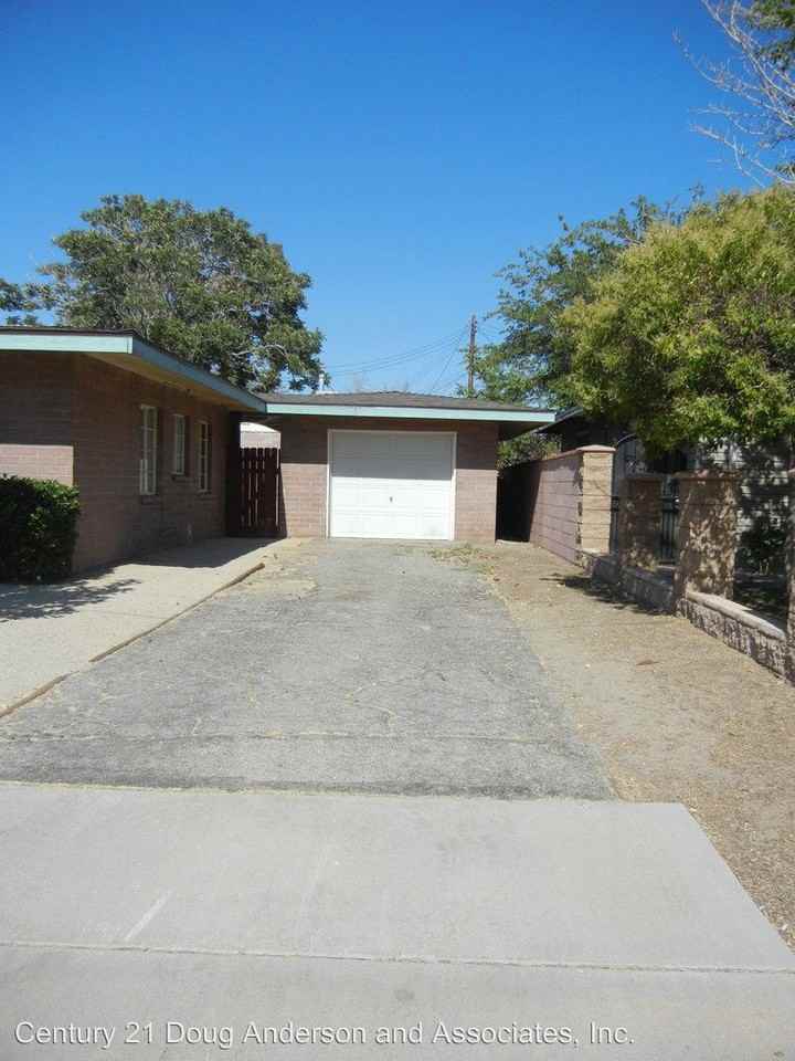 44754 Genoa Ave - Photo 3 of 17