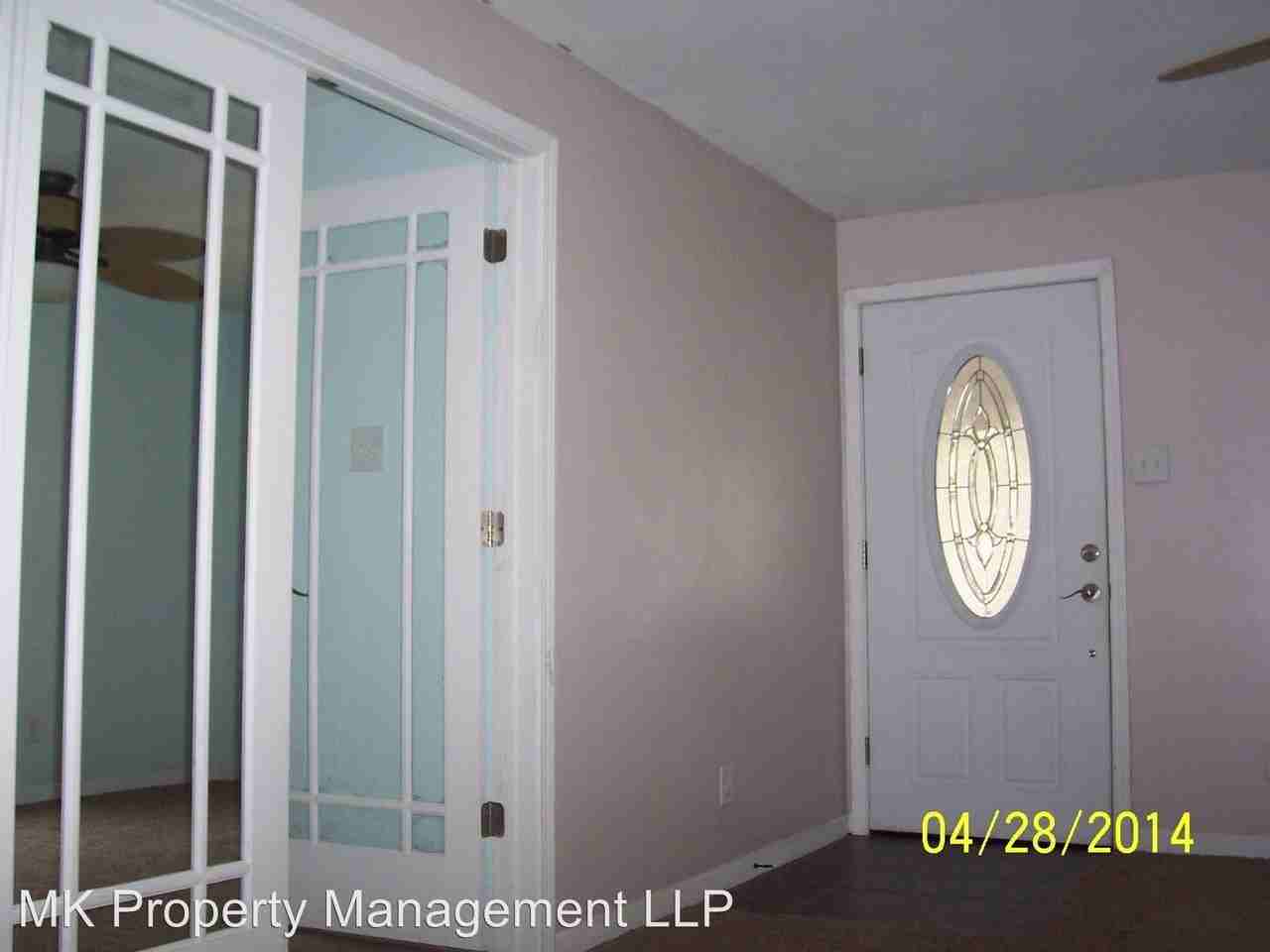 302 Ash St - Photo 3 of 12