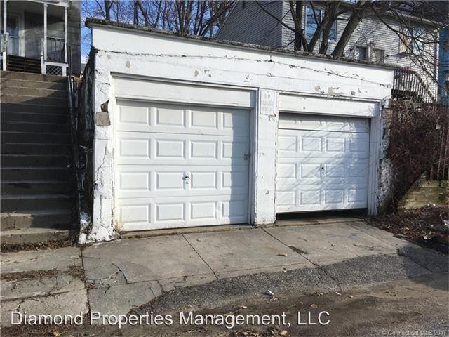 107 Hawkins St - Photo 3 of 3